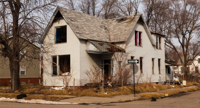 4 Key Steps to Consider Before Buying an Abandoned Home